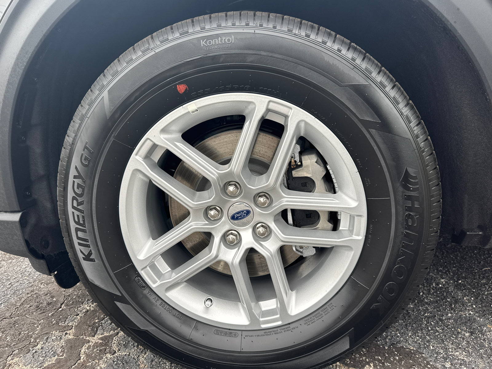 New 2026 Ford Explorer Active RWD image 13