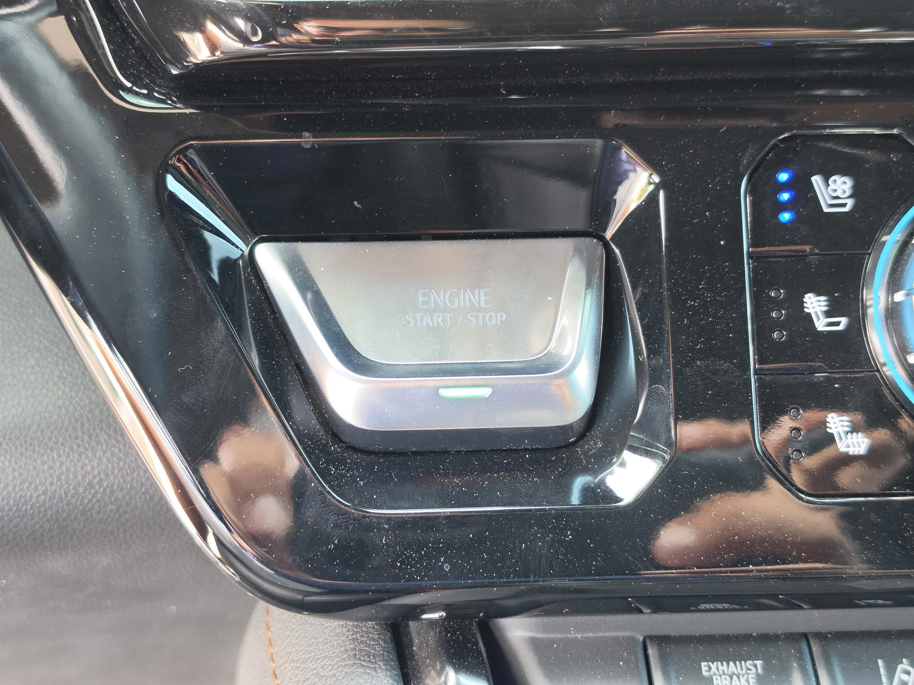 Used 2024 GMC Sierra 2500 AT4 w/ AT4 Premium Plus Package AWD/4WD image 17