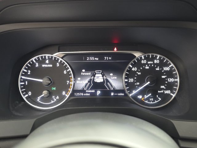 Used 2025 Nissan Pathfinder S FWD image 19