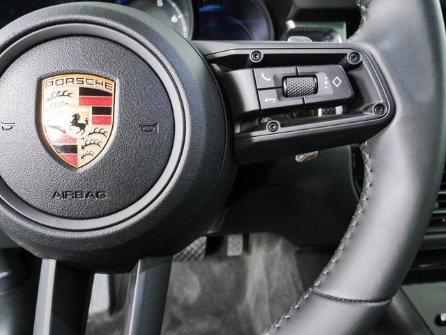 Certified 2023 Porsche Macan Turbo AWD/4WD image 11