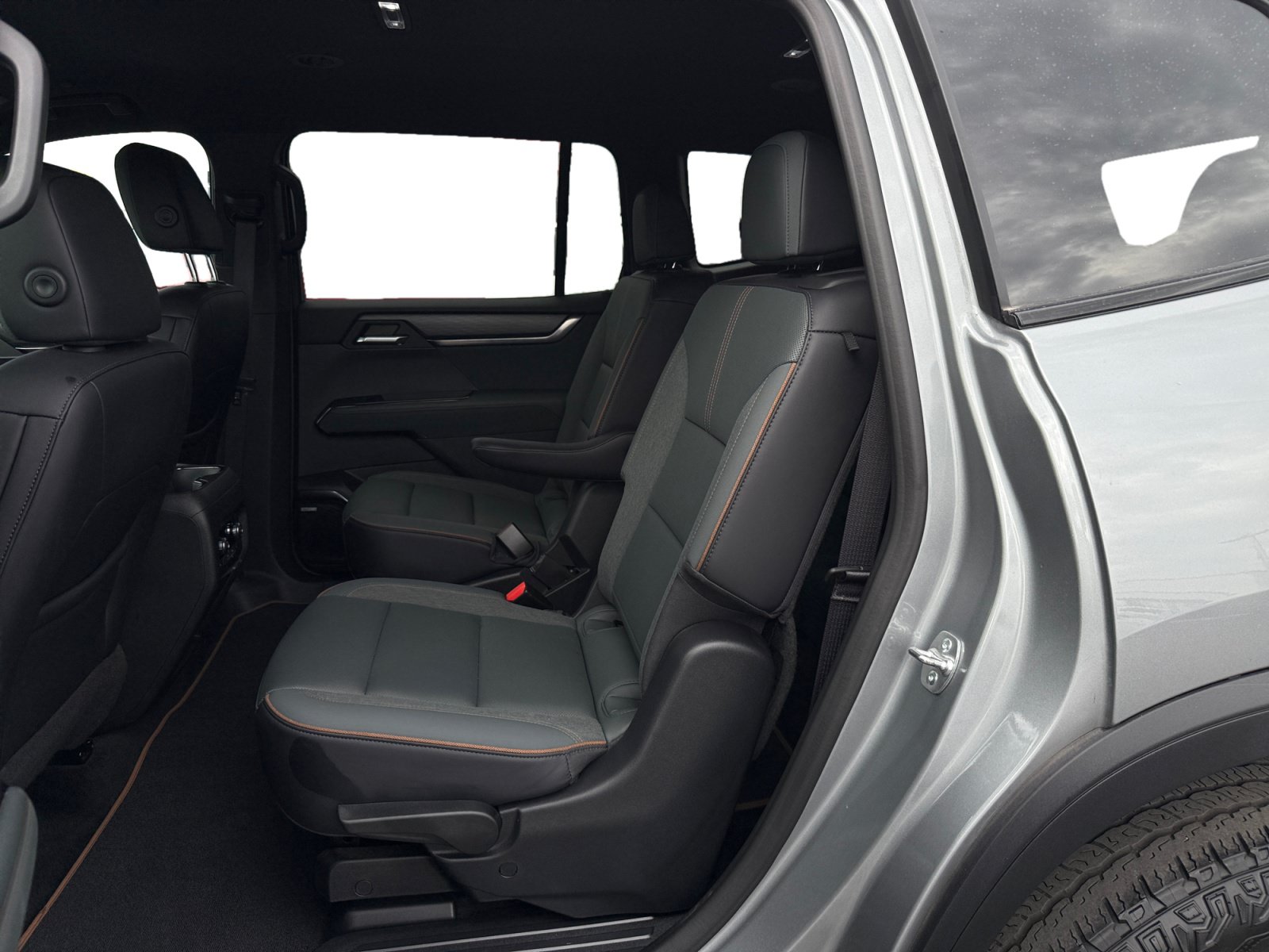 Used 2024 GMC Acadia AT4 w/ Luxury Package AWD/4WD image 16