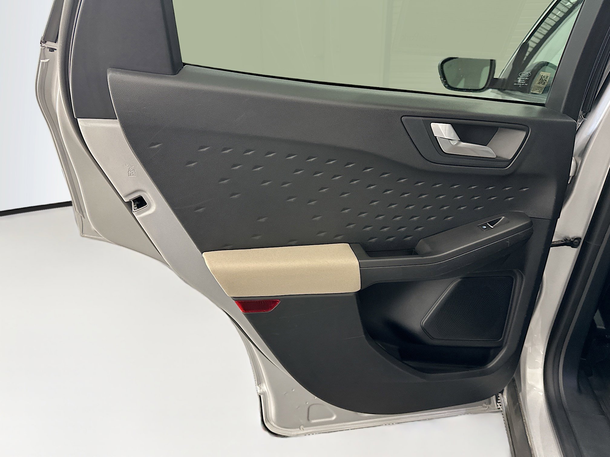 Used 2020 Ford Escape SE image 27