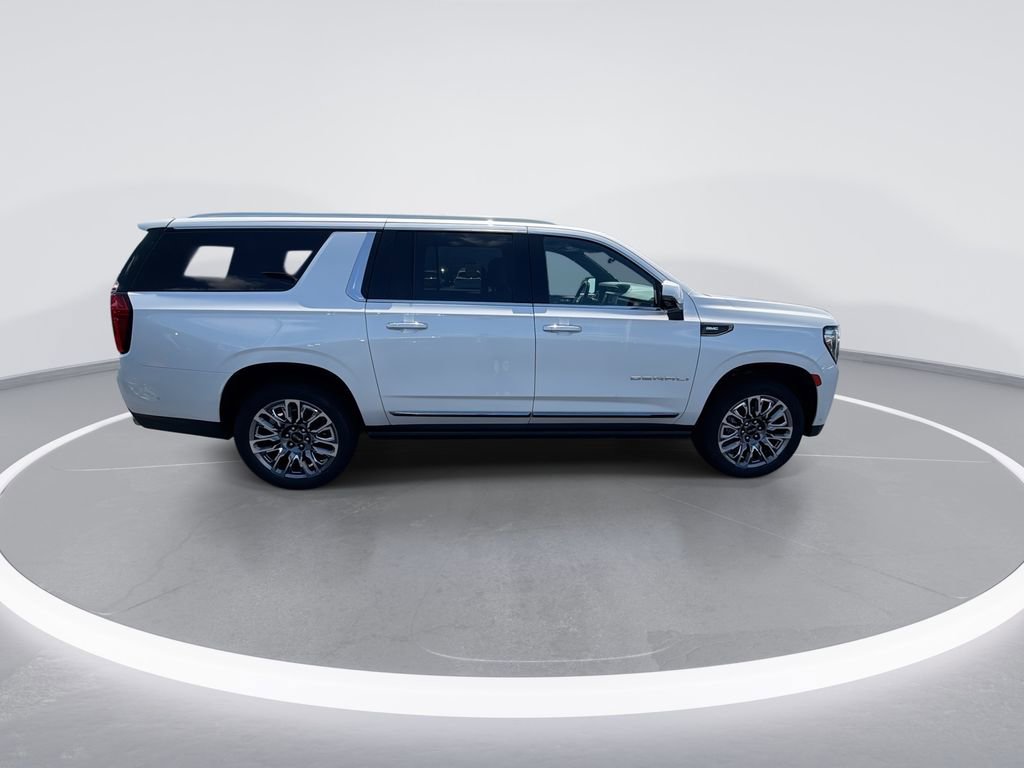 Used 2023 GMC Yukon XL Denali Ultimate AWD/4WD image 9