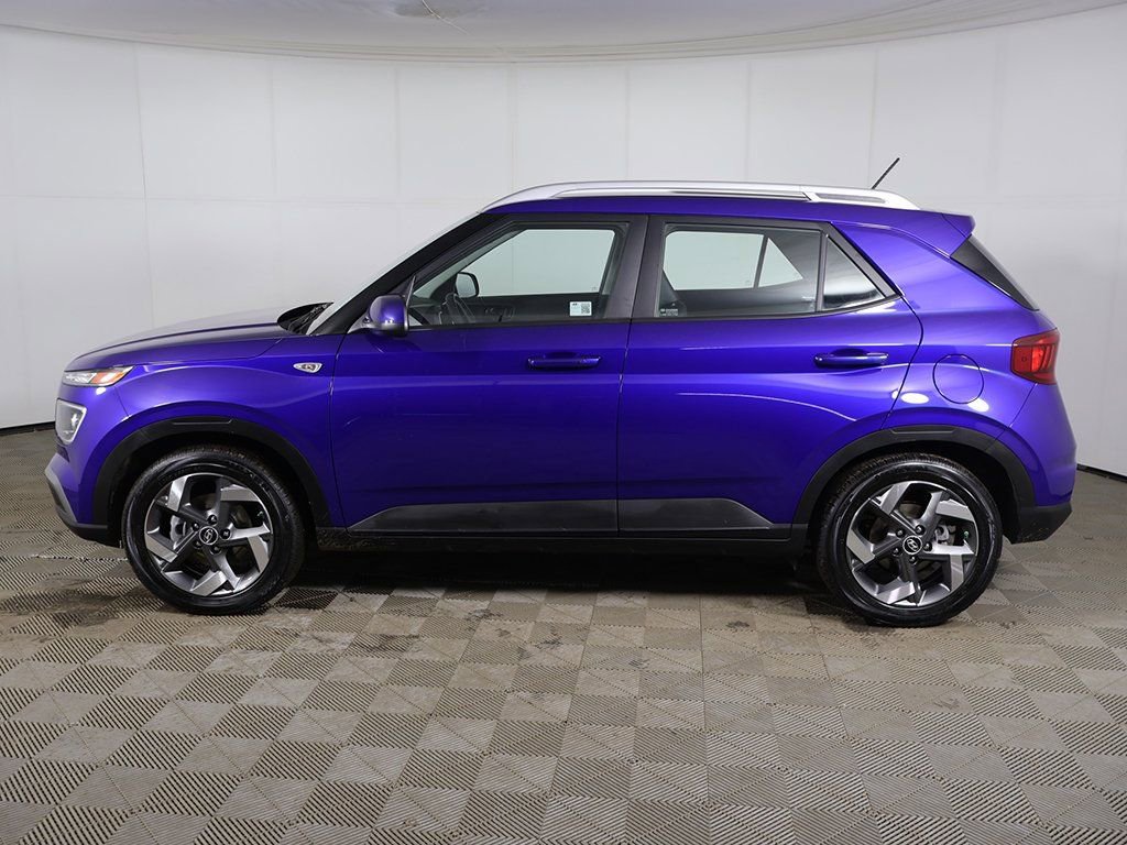 Certified 2025 Hyundai Venue Limited image 12