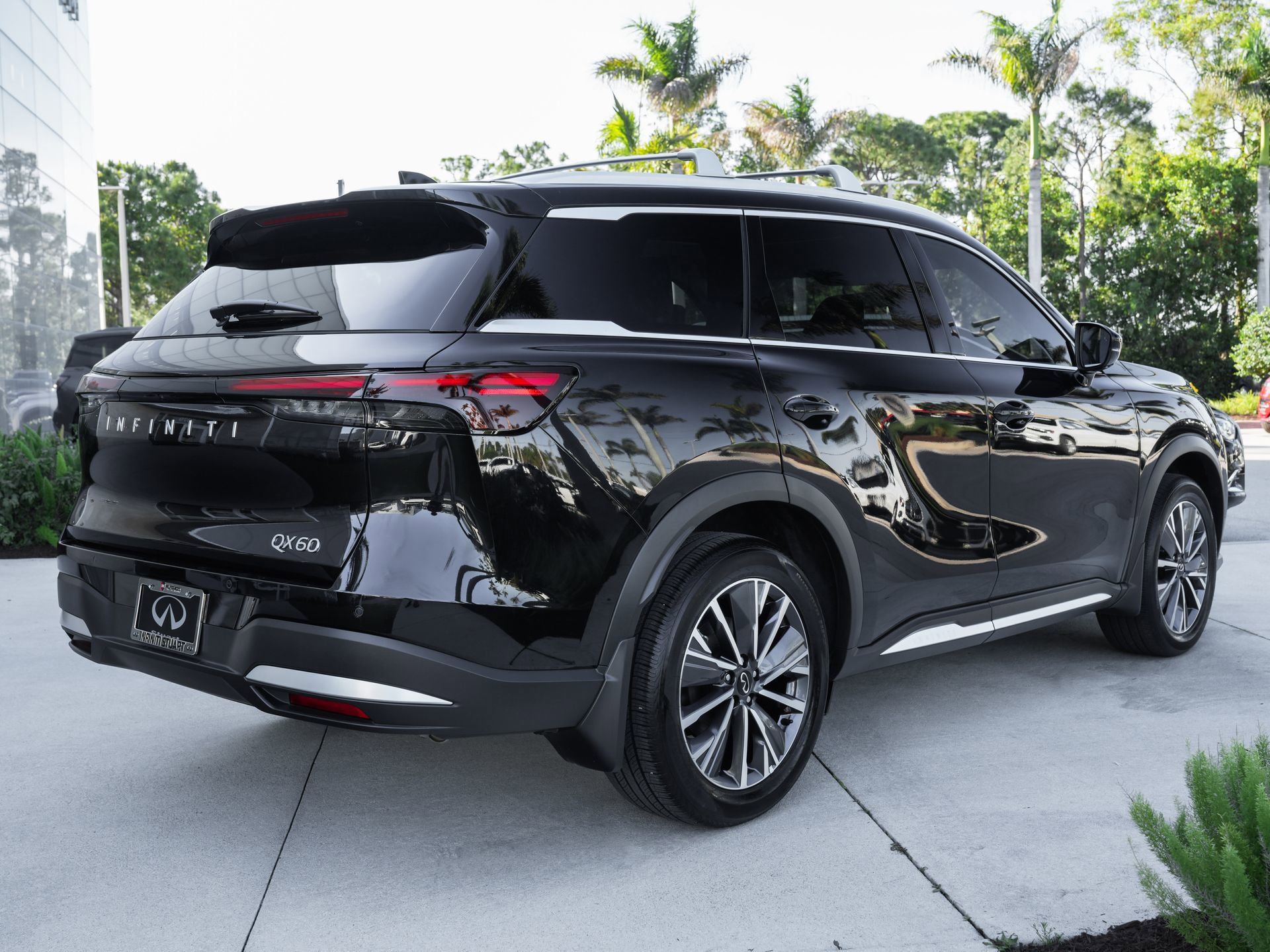 Certified 2026 INFINITI QX60 Luxe w/ Cargo Package FWD image 24