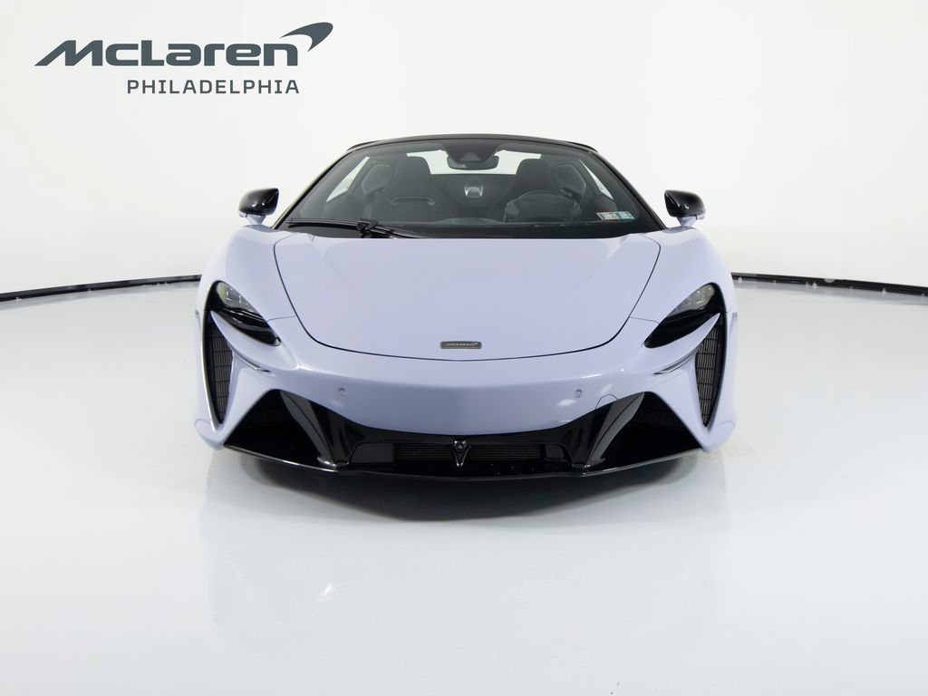 Used 2025 McLaren Artura Spider image 3