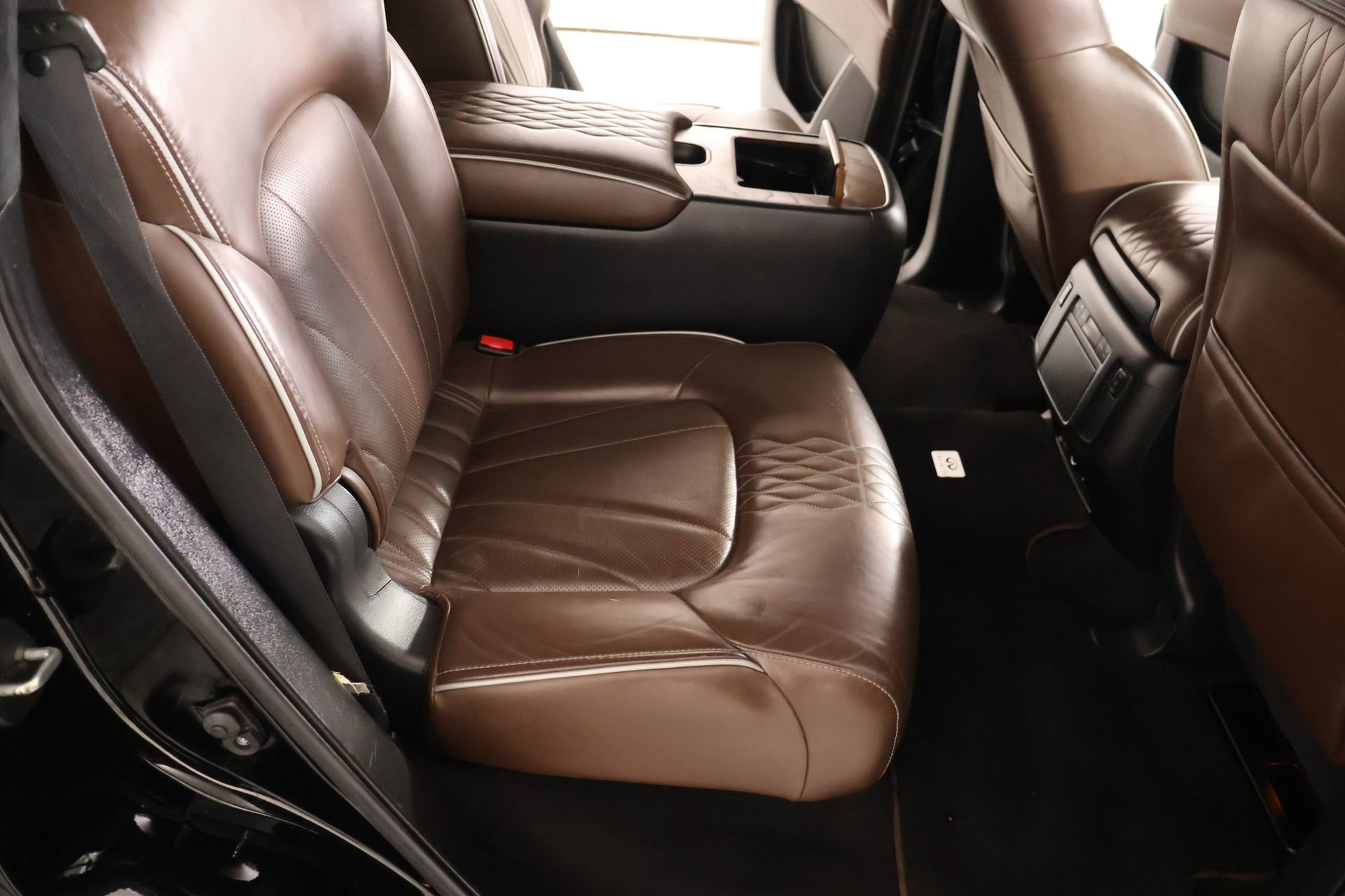 Used 2016 INFINITI QX80 Limited w/ All Season Package AWD/4WD image 16