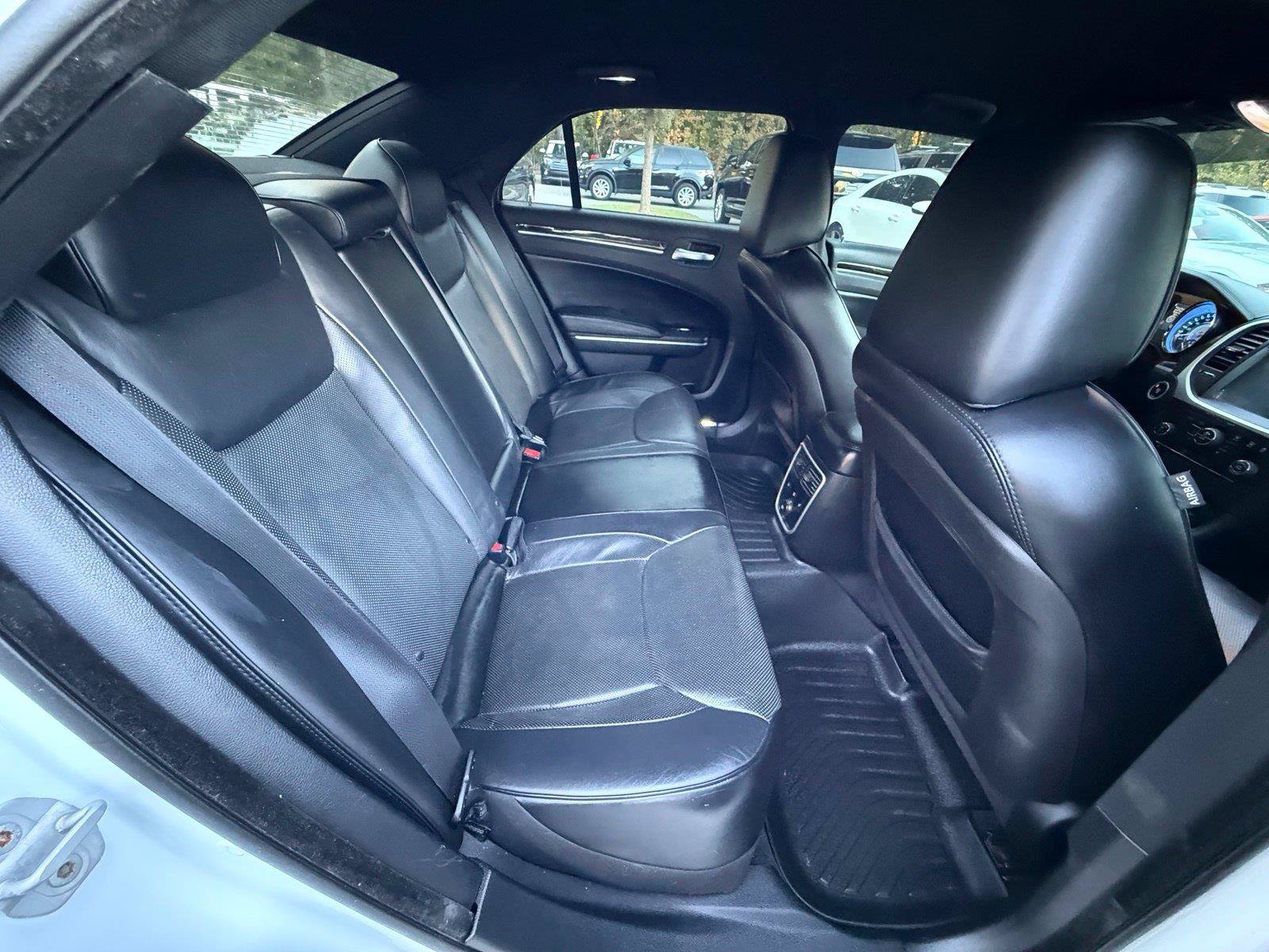 Used 2014 Chrysler 300 C RWD image 23
