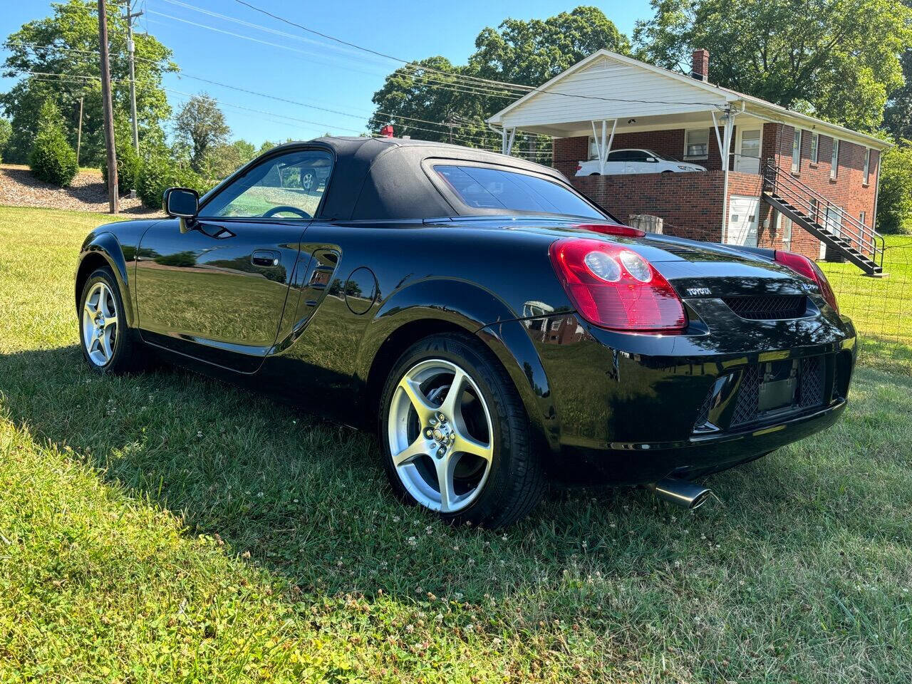 Used 2003 Toyota MR2 image 2