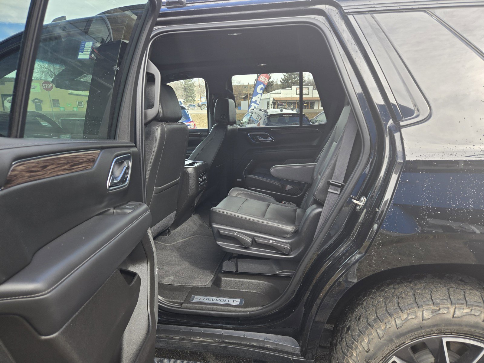 Used 2021 Chevrolet Tahoe Z71 w/ Luxury Package image 16