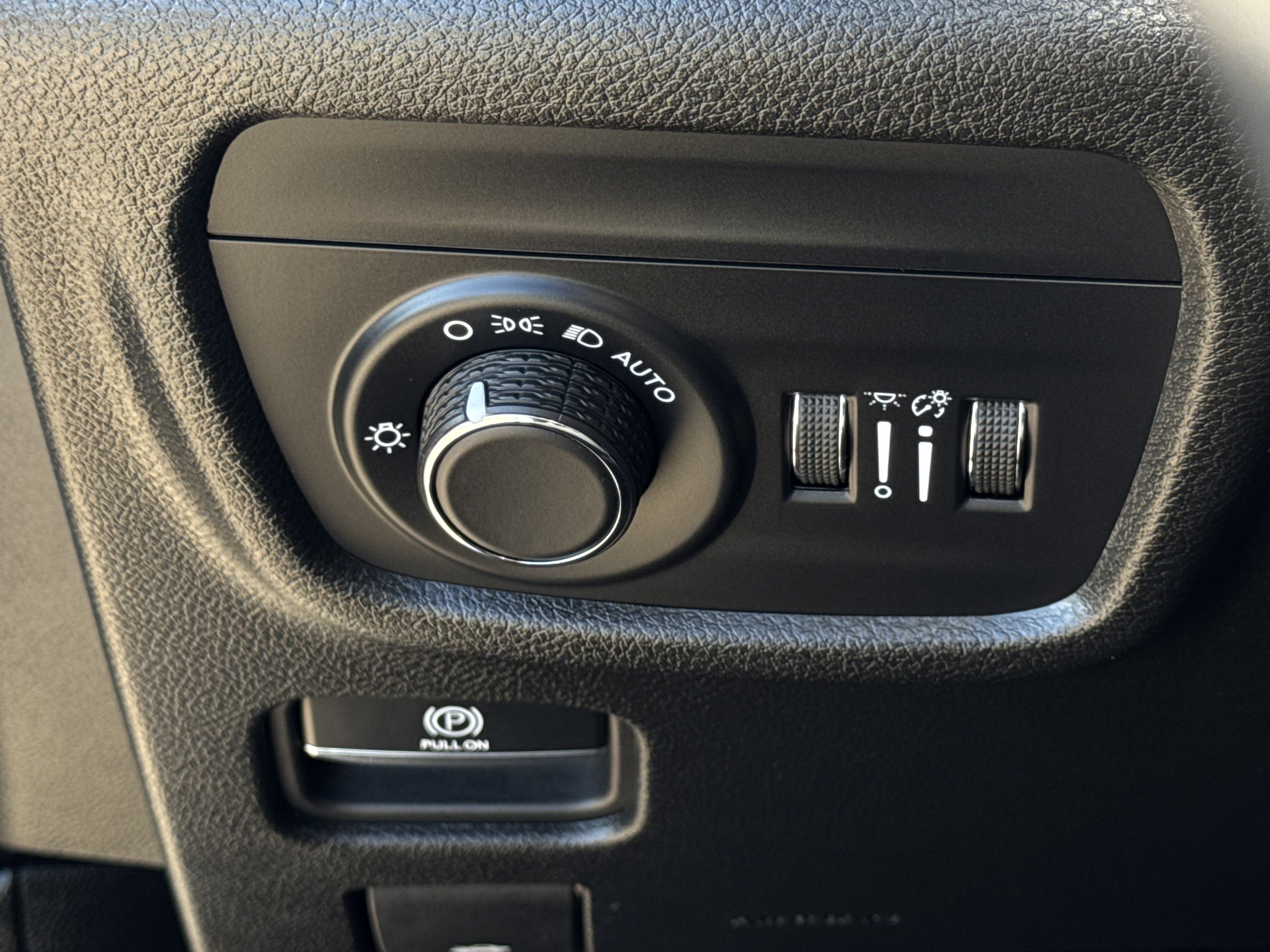 Used 2024 Jeep Grand Cherokee L Laredo image 23