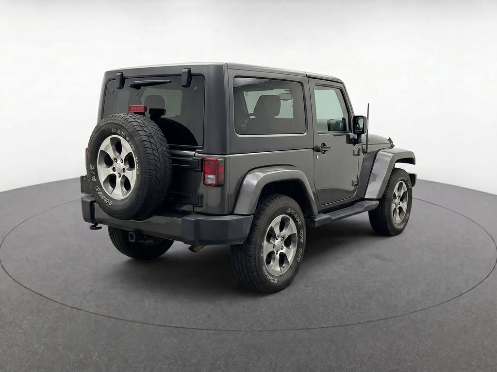Used 2018 Jeep Wrangler Sahara w/ Connectivity Group AWD/4WD image 4