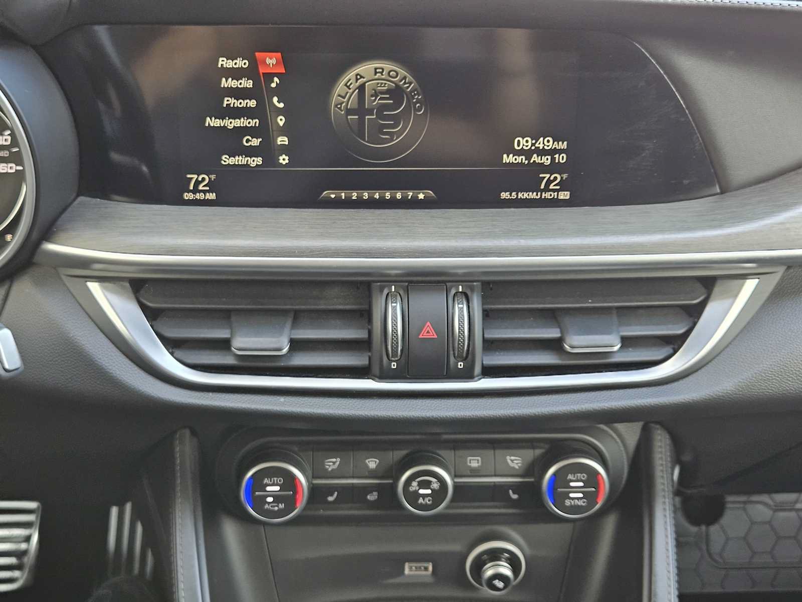 Used 2019 Alfa Romeo Stelvio Ti Lusso w/ Quick Order Package 22X Lusso AWD/4WD image 17