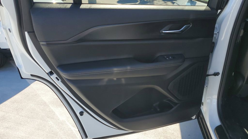 New 2025 Jeep Grand Cherokee L Altitude image 17