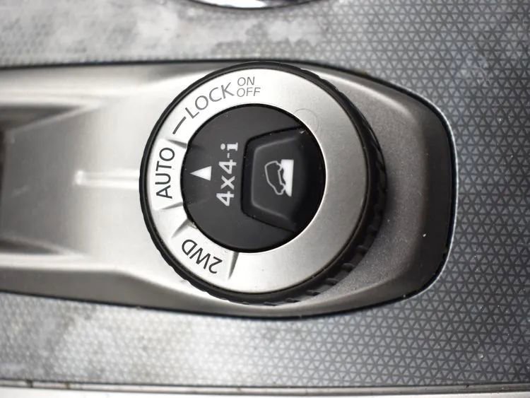 Used 2020 Nissan Pathfinder SL image 35