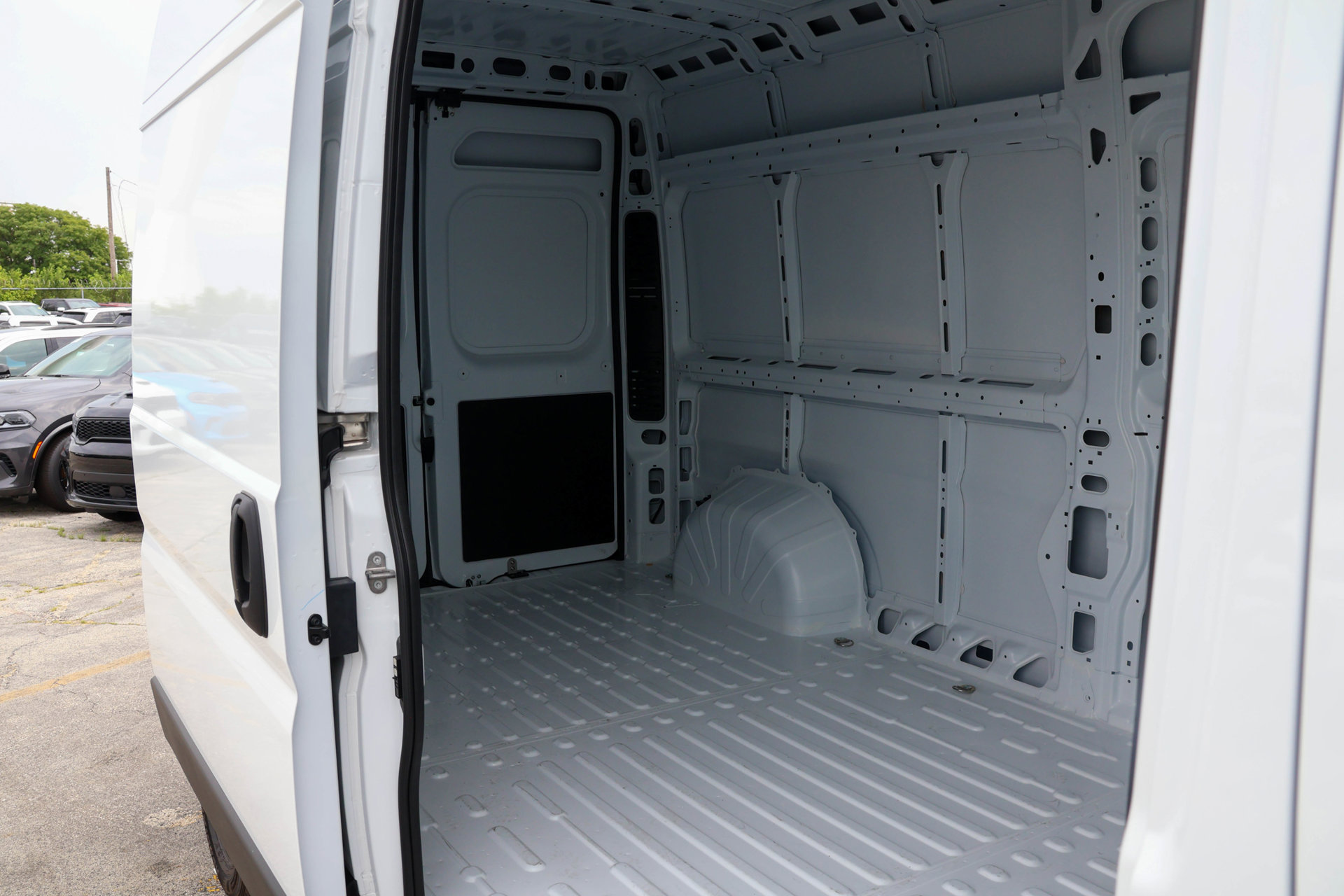 New 2026 RAM ProMaster 2500 w/ Convenience Group FWD image 14