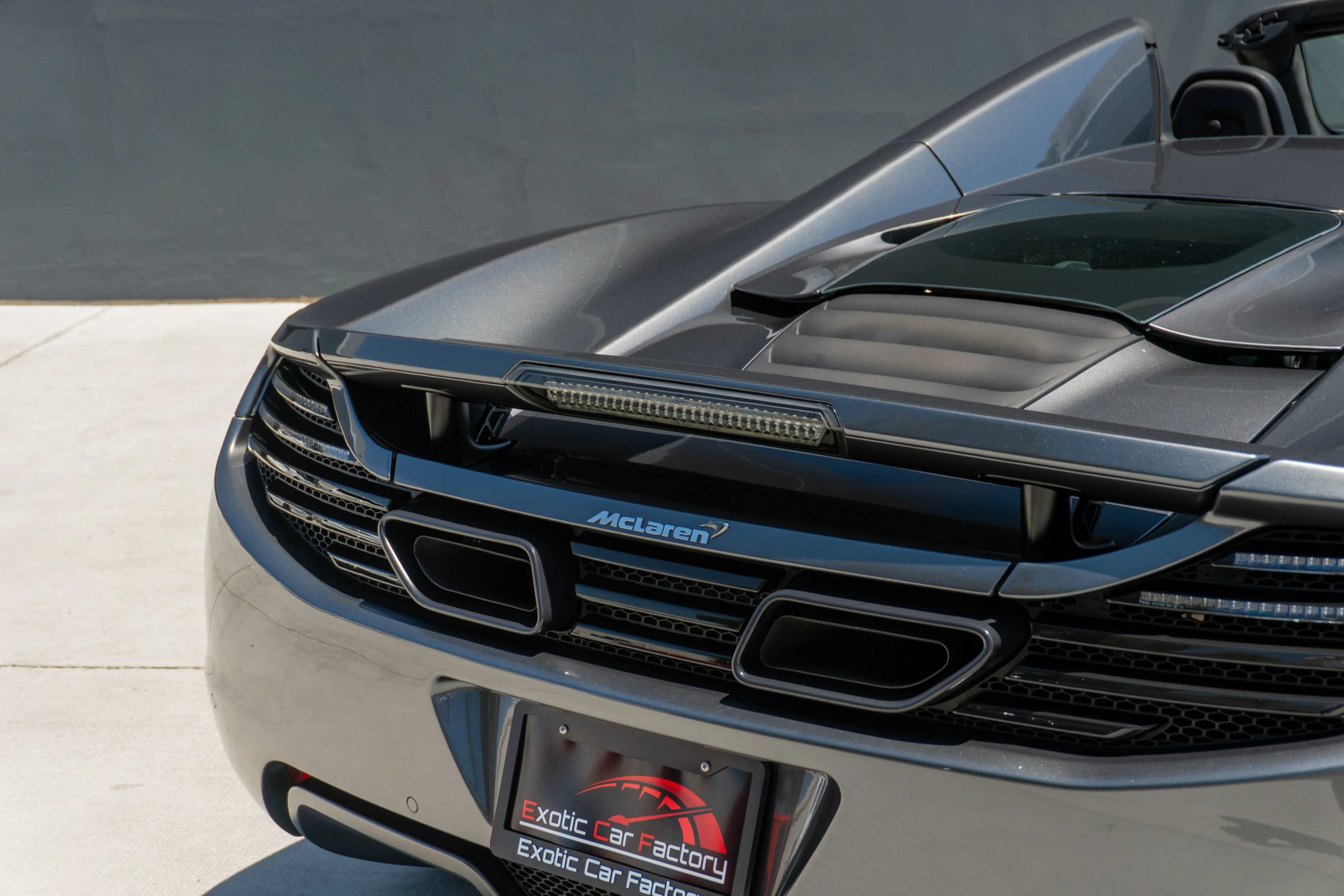 Used 2014 McLaren MP4-12C Spider RWD image 44