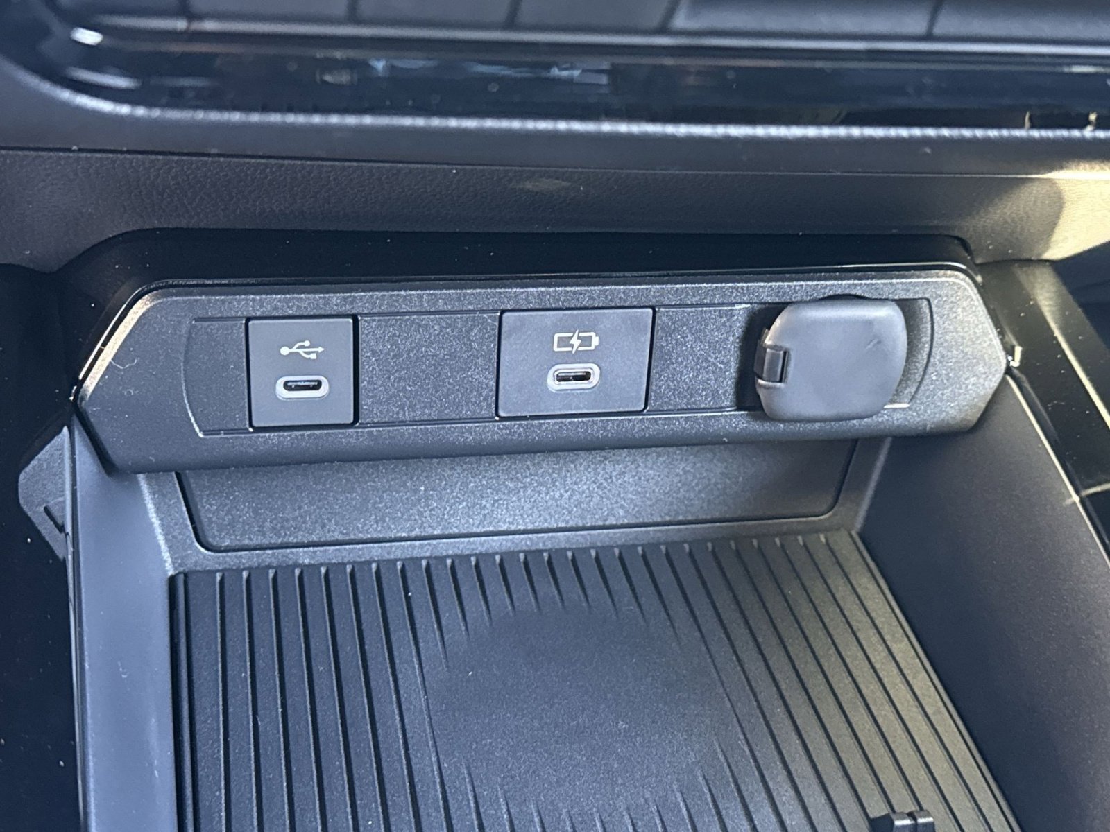 New 2026 Toyota Prius Plug-In Hybrid FWD image 30