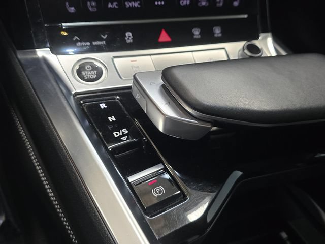 Used 2021 Audi e-tron Premium Plus w/ Premium Plus Package AWD/4WD image 20