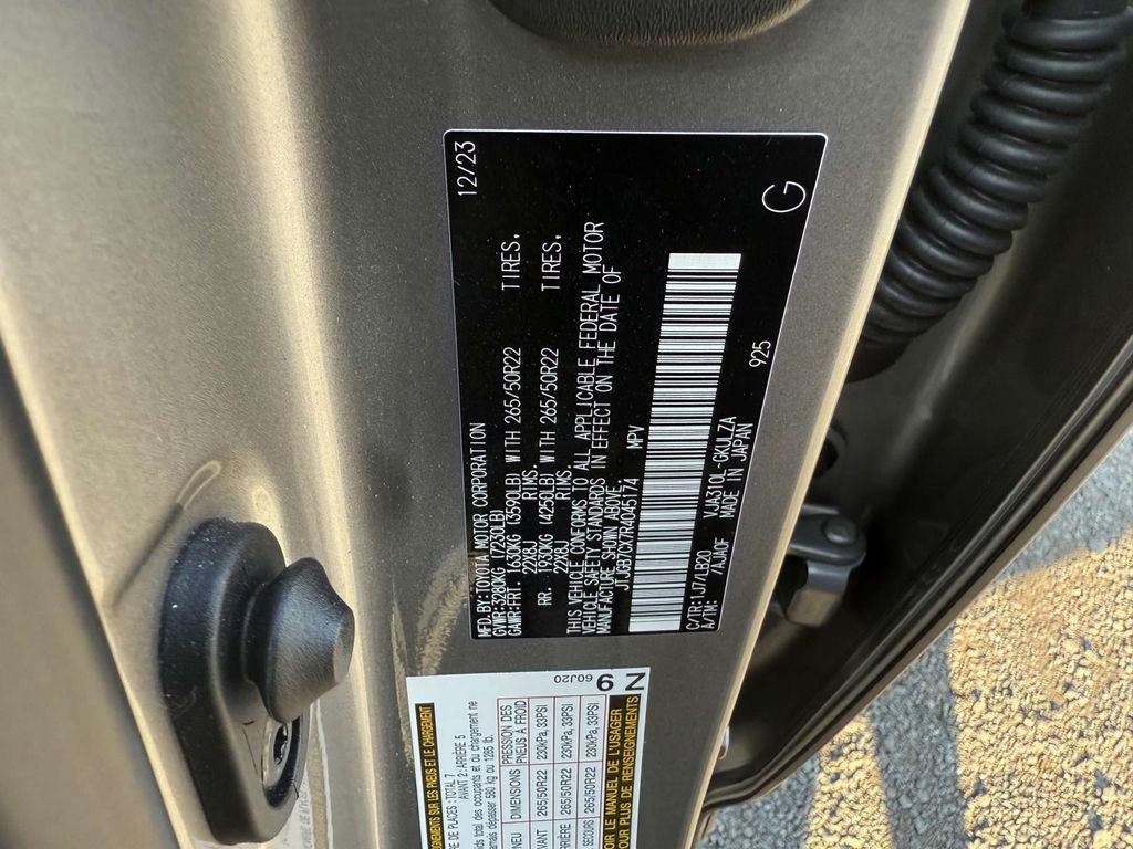 Used 2024 Lexus LX 600 4WD w/ Appearance Package image 31