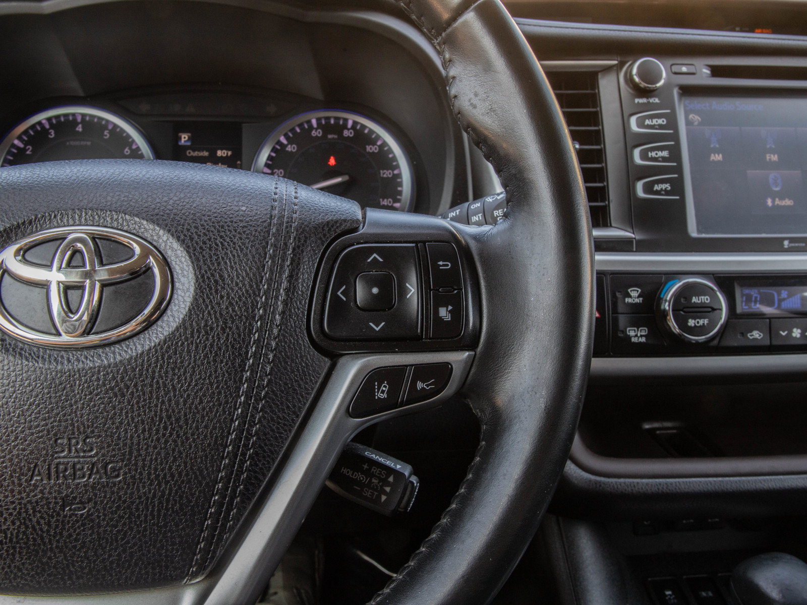 Used 2019 Toyota Highlander XLE AWD/4WD image 27