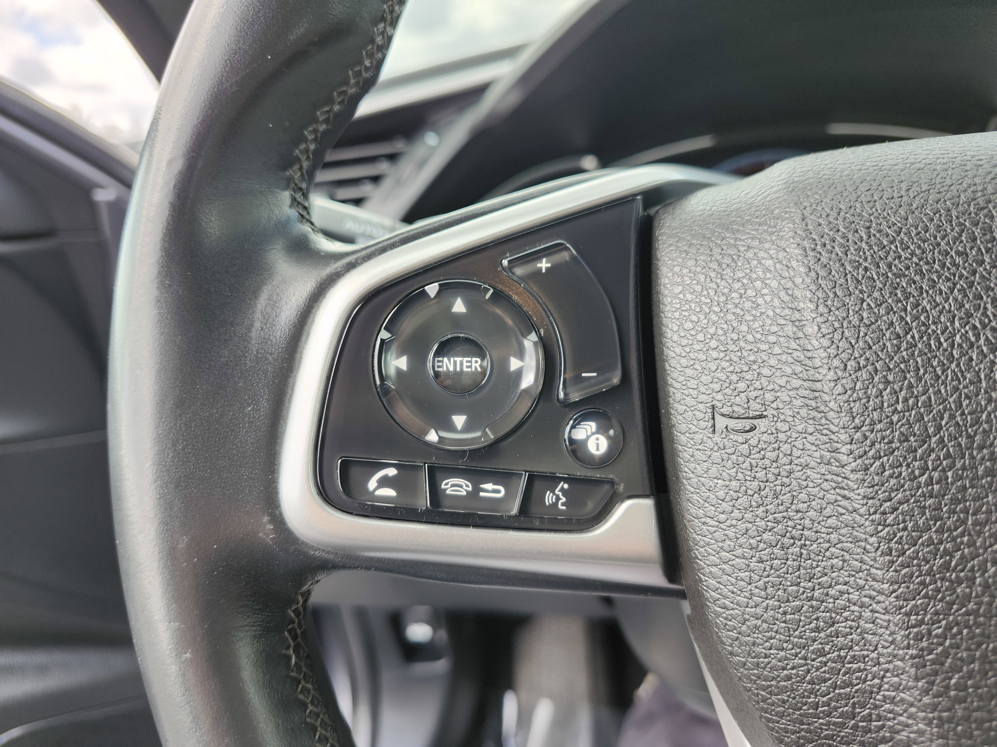 Used 2020 Honda Civic Sport image 33