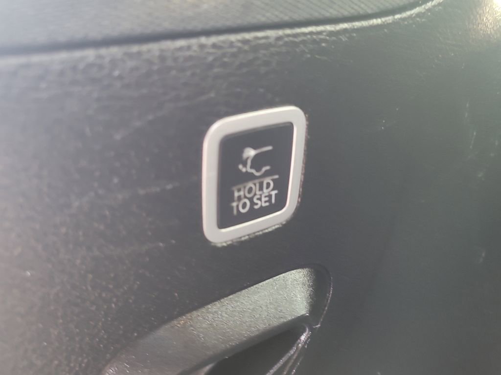 Used 2022 Jeep Wagoneer Series III w/ Premium Group I image 8