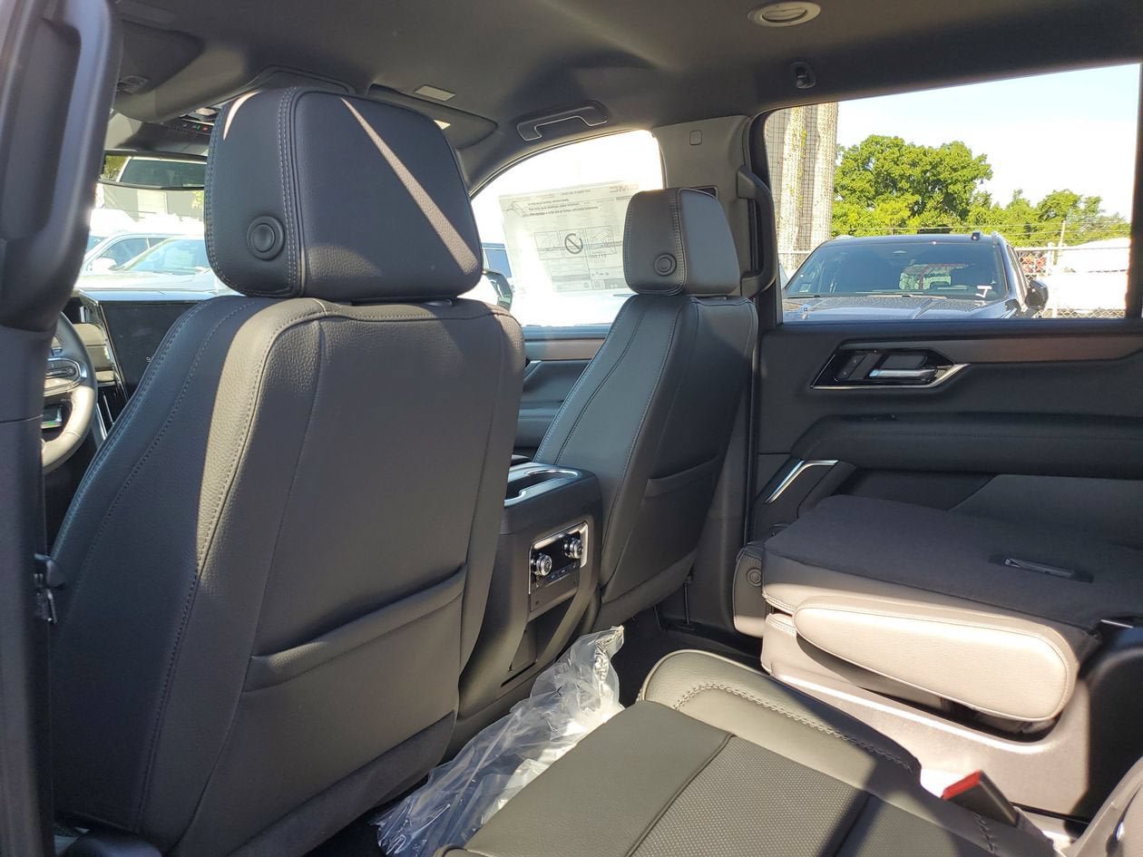 New 2026 GMC Yukon XL Denali RWD image 10