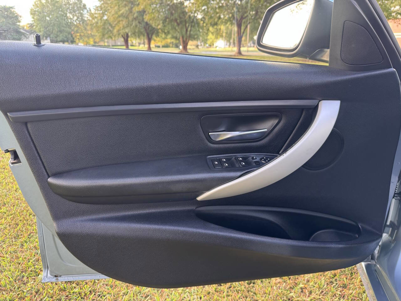 Used 2014 BMW 320i xDrive Sedan image 10