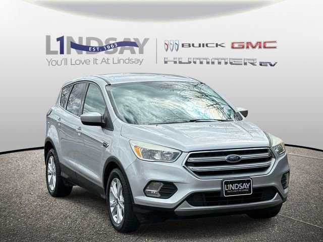 Used 2017 Ford Escape SE FWD image 1