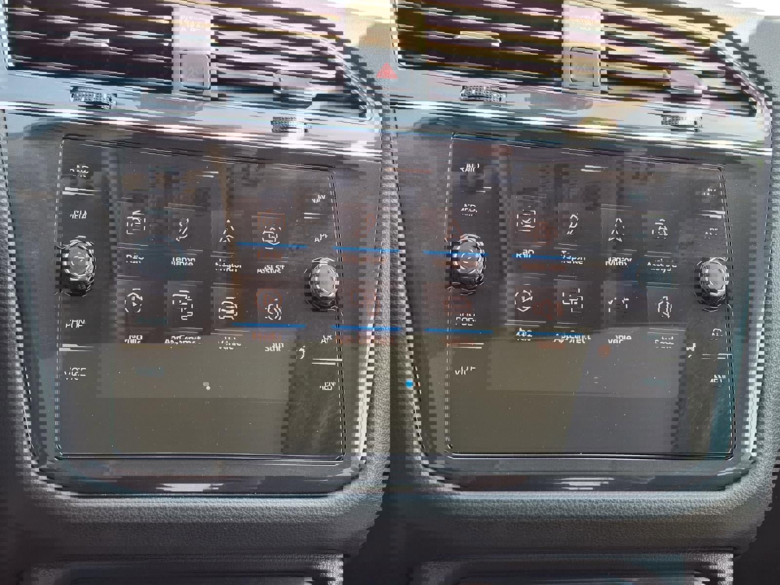 Used 2021 Volkswagen Tiguan SEL w/ 2-Row Tiguan MDO Package AWD/4WD image 5