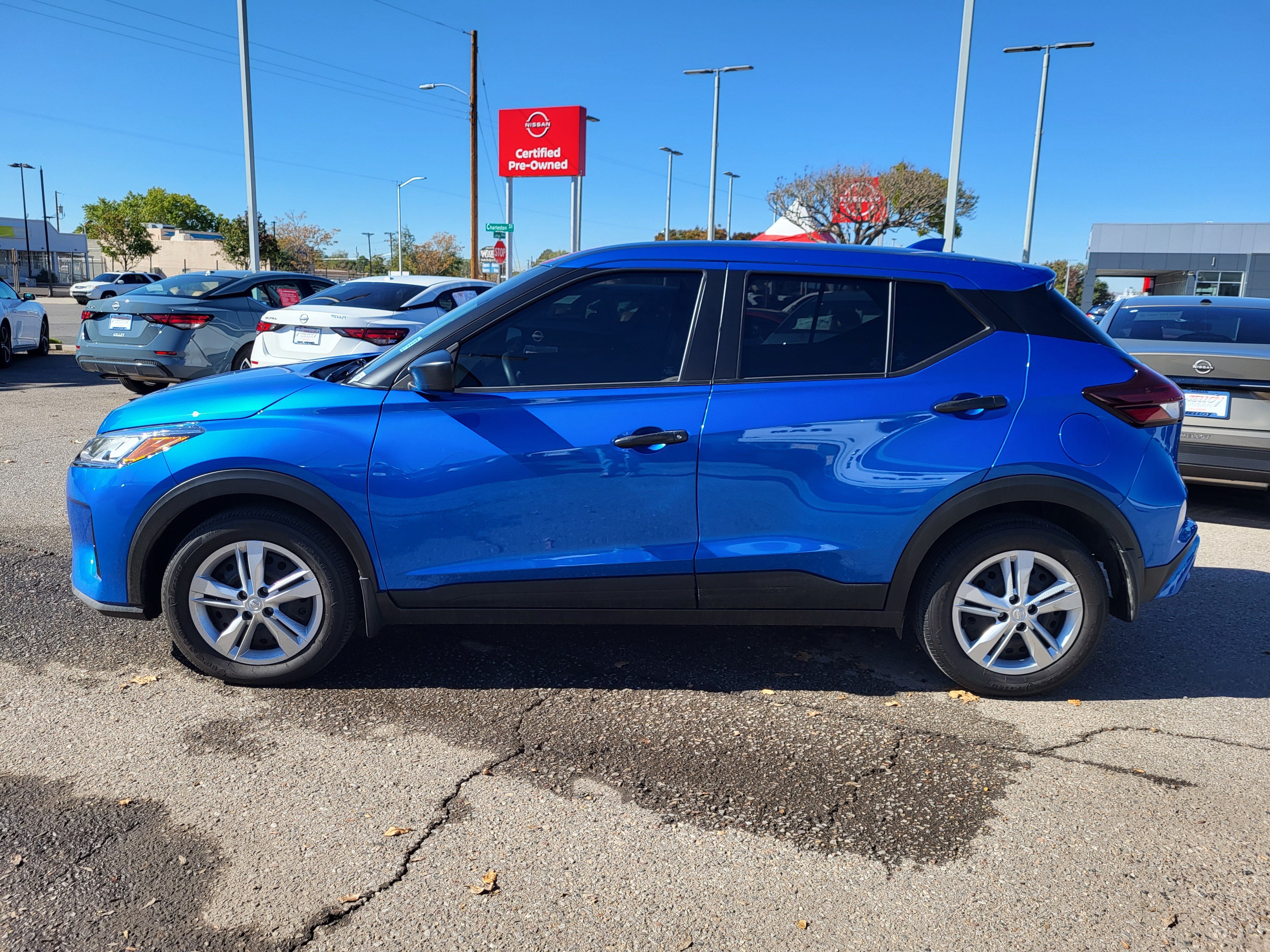Certified 2025 Nissan Kicks Play S FWD image 7