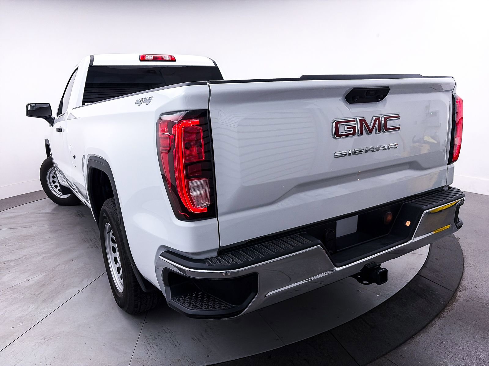 Used 2025 GMC Sierra 1500 AT4X image 8