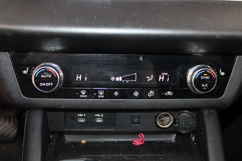 Used 2025 Mitsubishi Outlander SE FWD image 31