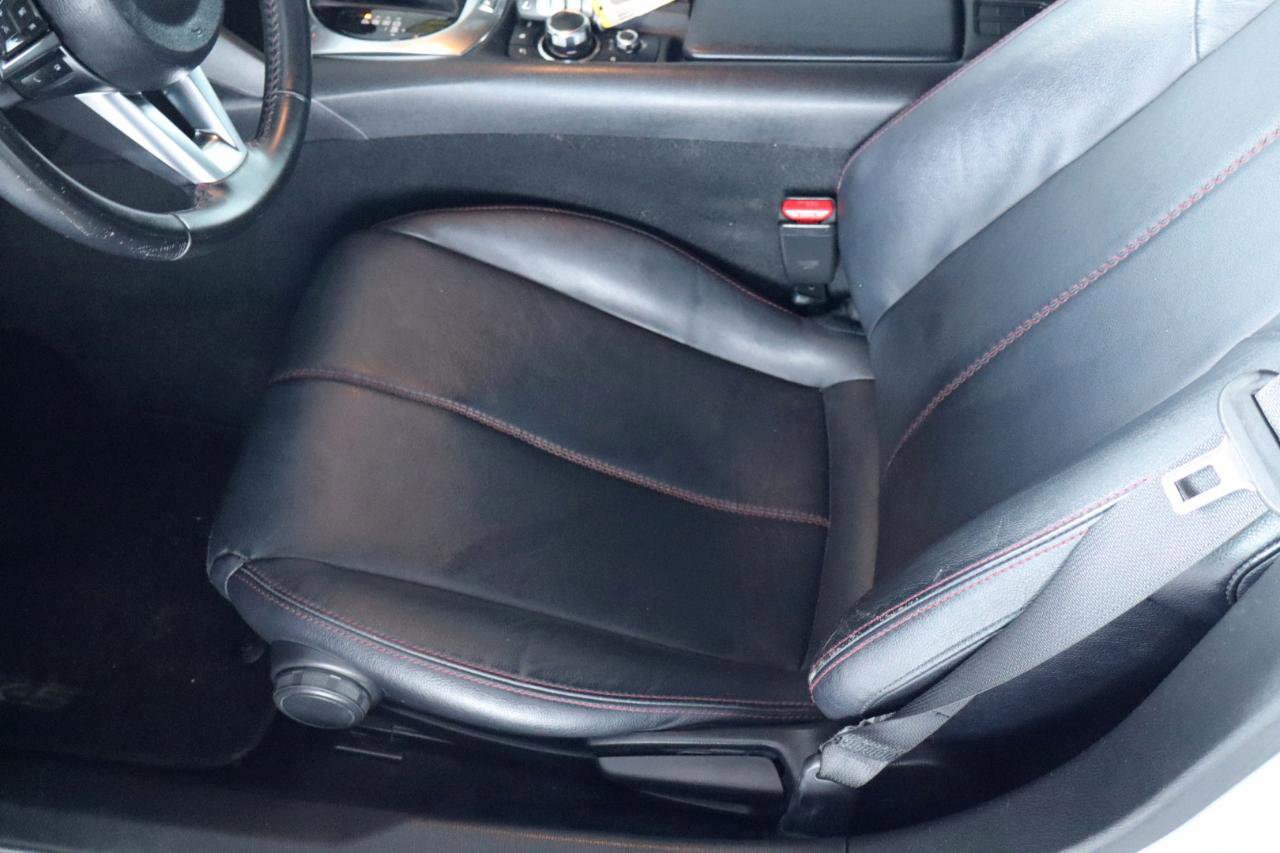 Used 2018 MAZDA MX-5 Miata RF Grand Touring RWD image 13