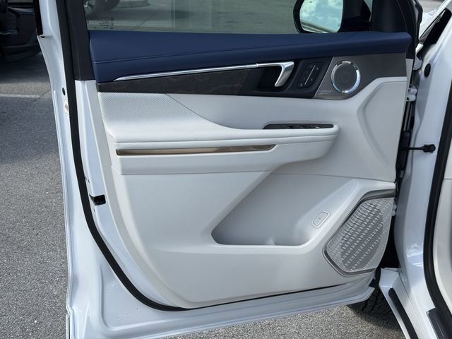 Used 2025 Buick Enclave Avenir image 5