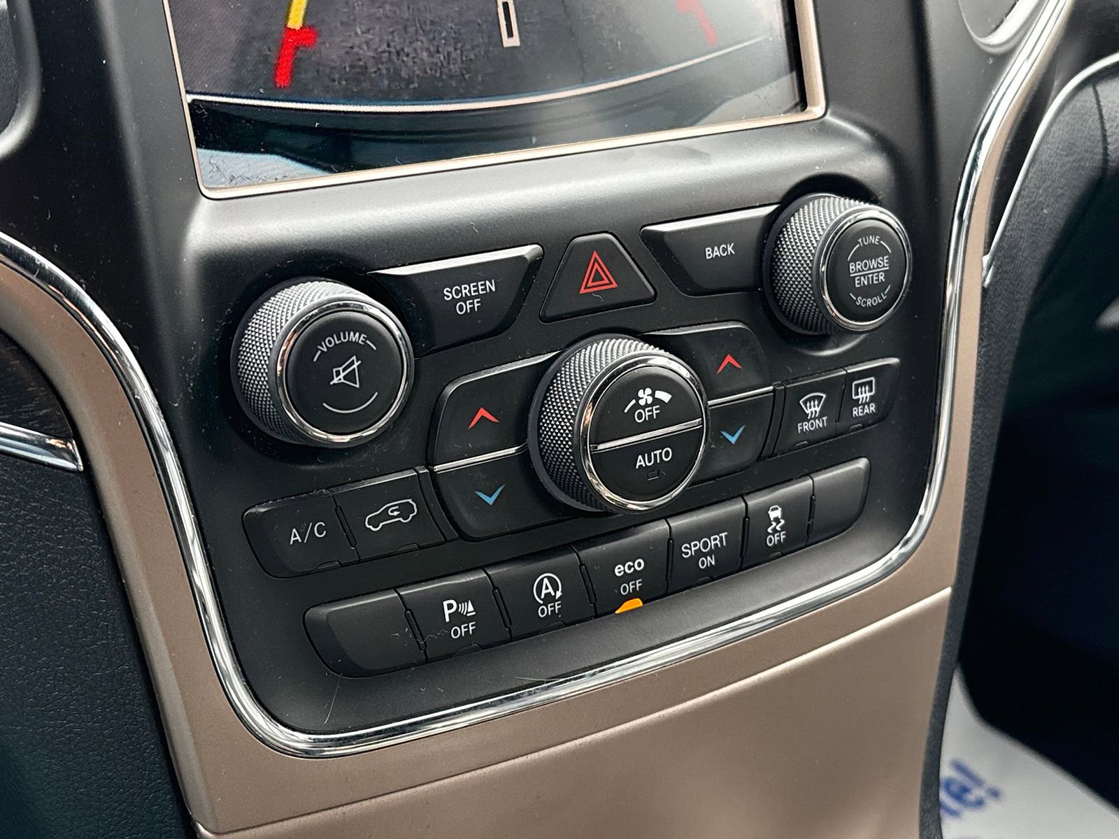 Used 2016 Jeep Grand Cherokee Limited image 24