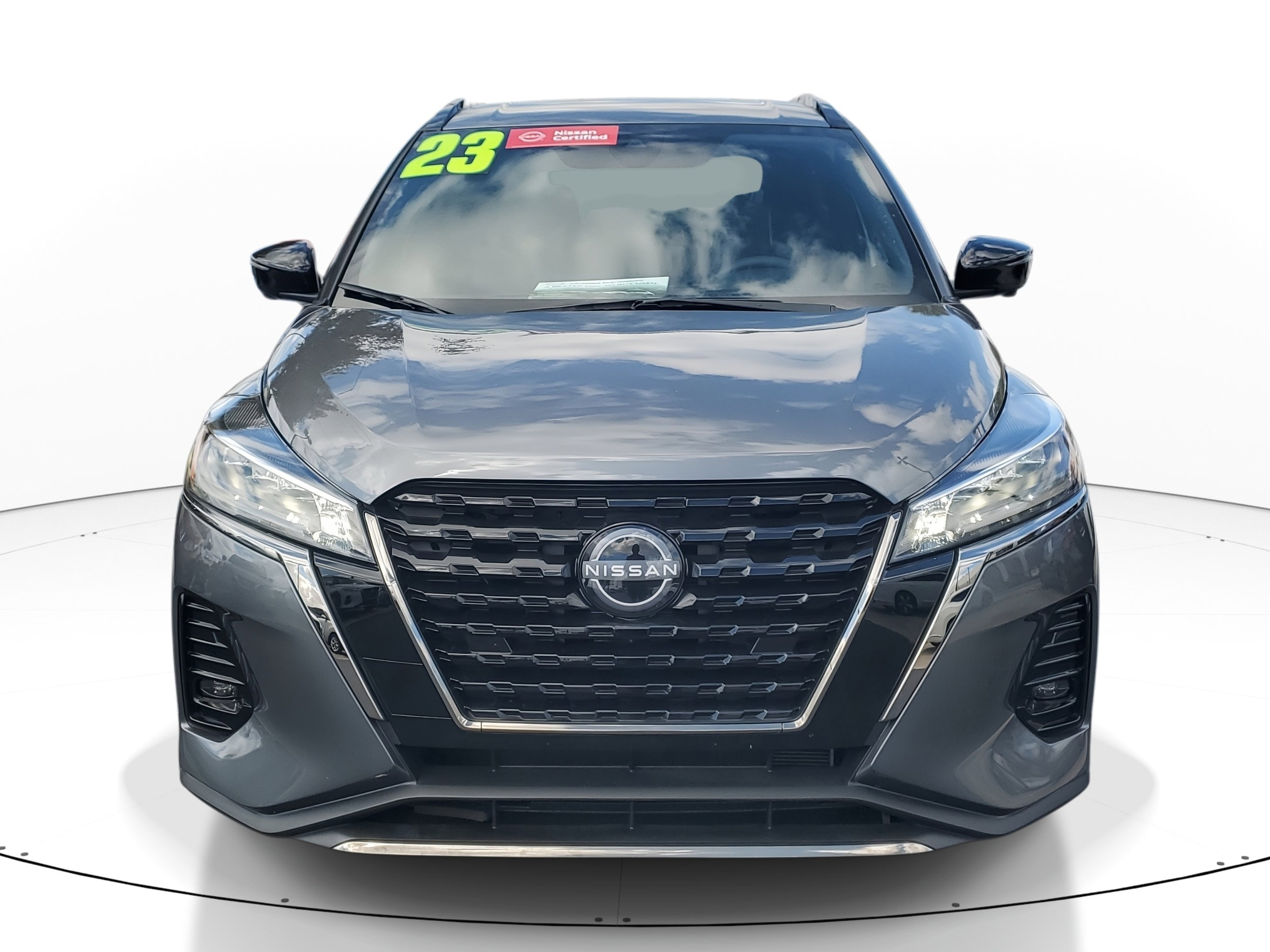 Used 2023 Nissan Kicks SR w/ SR Premium Package image 2