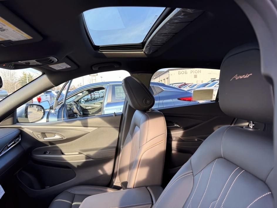 New 2026 Buick Envista Avenir FWD image 11