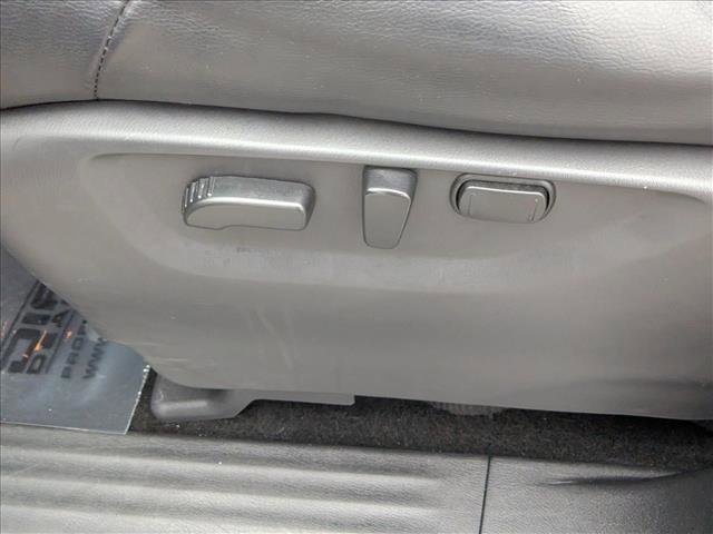 Used 2023 Nissan Armada SL w/ Captain's Chairs Package image 18