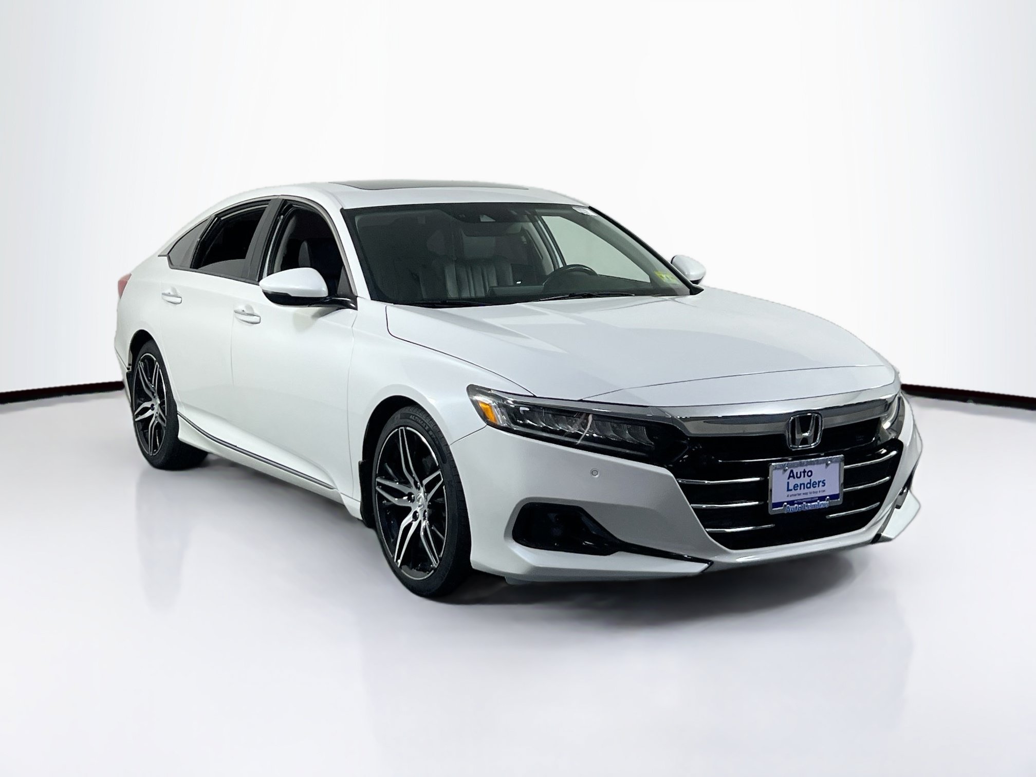 Used 2021 Honda Accord Touring image 3