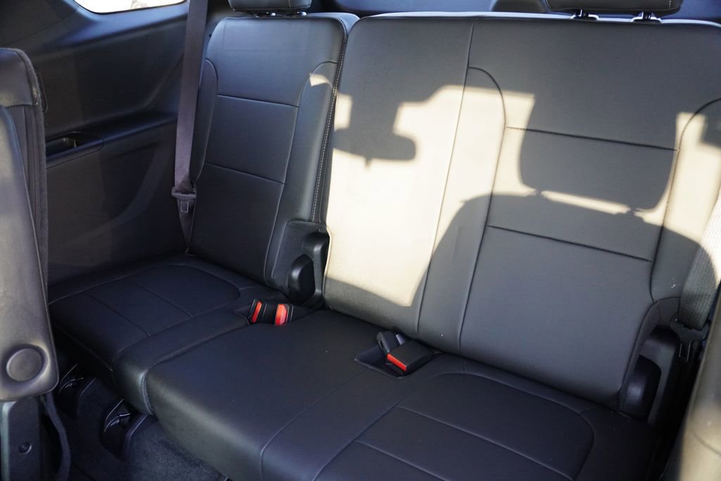 Used 2023 Chevrolet Traverse LT image 18