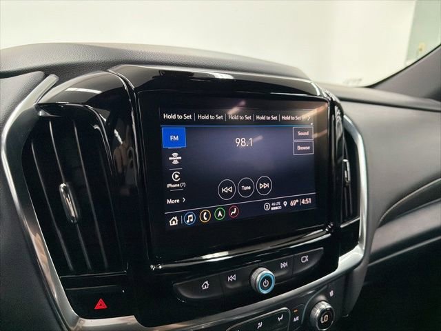 Used 2023 Chevrolet Traverse Premier image 14
