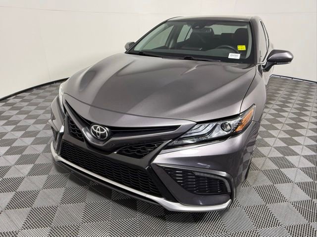 Used 2022 Toyota Camry XSE image 2