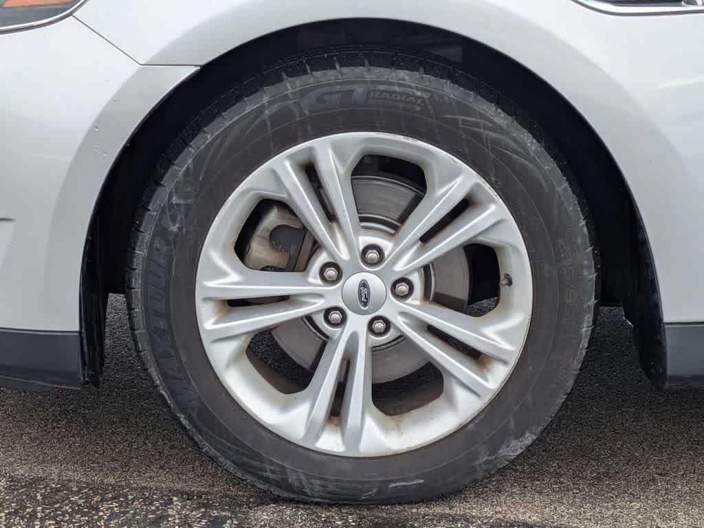 Used 2017 Ford Taurus SE FWD image 13