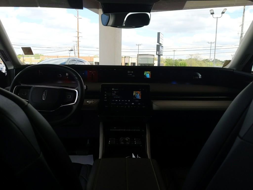 Certified 2025 Lincoln Nautilus Premier AWD/4WD image 13