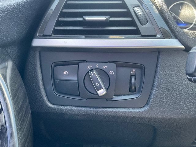 Used 2015 BMW 320i Sedan RWD image 20