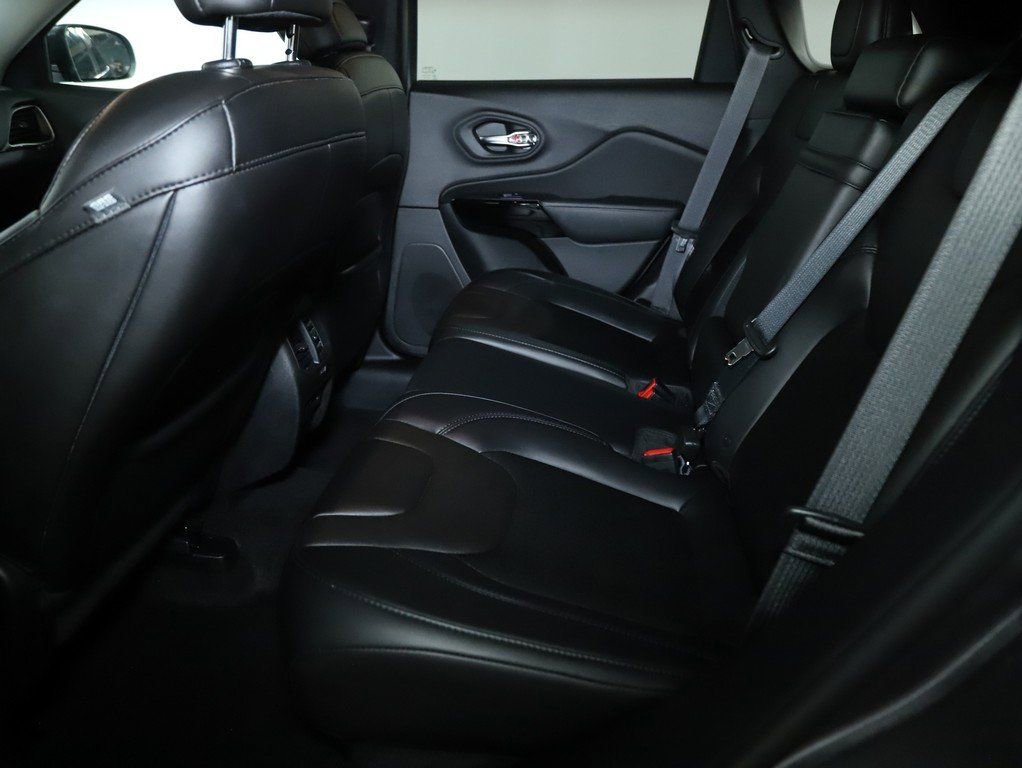 Used 2019 Jeep Cherokee Latitude Plus image 14