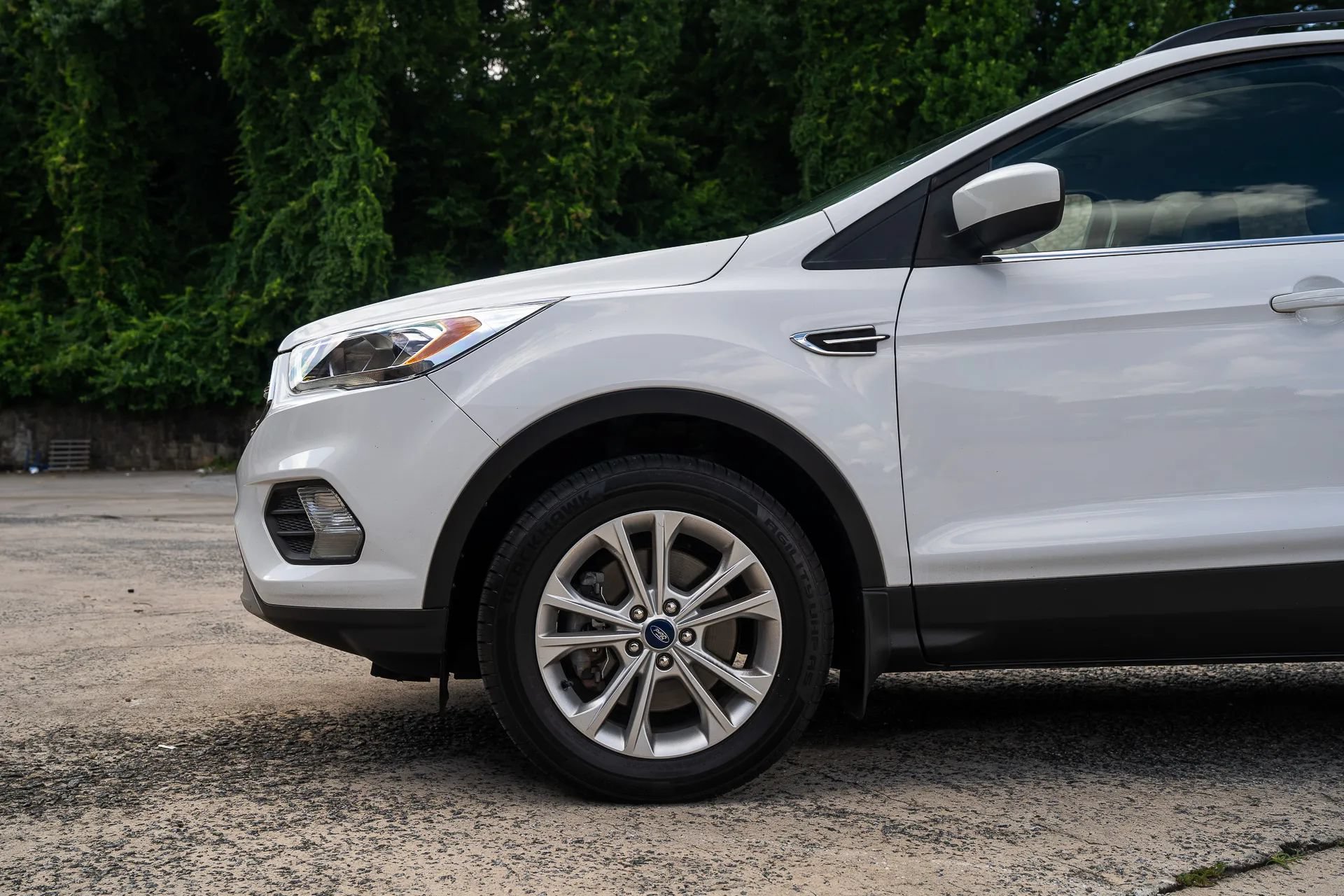 Used 2018 Ford Escape SEL AWD/4WD image 3