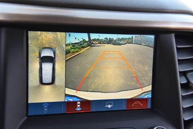 Used 2018 GMC Acadia Denali w/ Technology Package AWD/4WD image 15